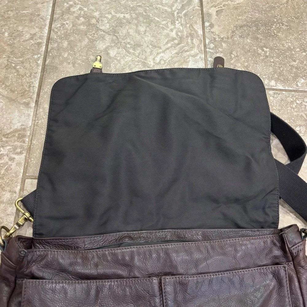 Fossil Defender Messenger Bag Dark Brown Leather Crossbody MBG9037